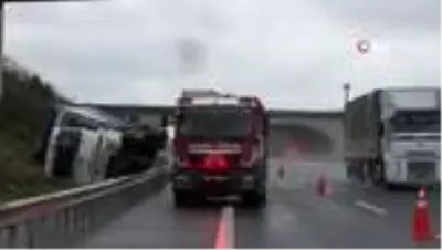 Kuzey Marmara Otoyolu'nda kamyon devrildi: 1 yaralı Kuzey Marmara Otoyolu'nda kamyon devrildi: 1 yaralı