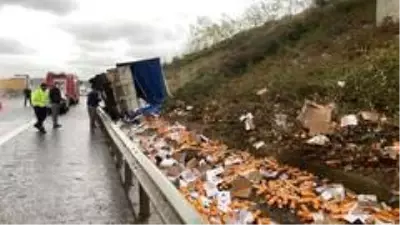 Kuzey Marmara Otoyolu'nda kamyon devrildi: 1 yaralı Kuzey Marmara Otoyolu'nda kamyon devrildi: 1 yaralı