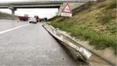 Kuzey Marmara Otoyolu'nda kamyon devrildi: 1 yaralı Kuzey Marmara Otoyolu'nda kamyon devrildi: 1 yaralı