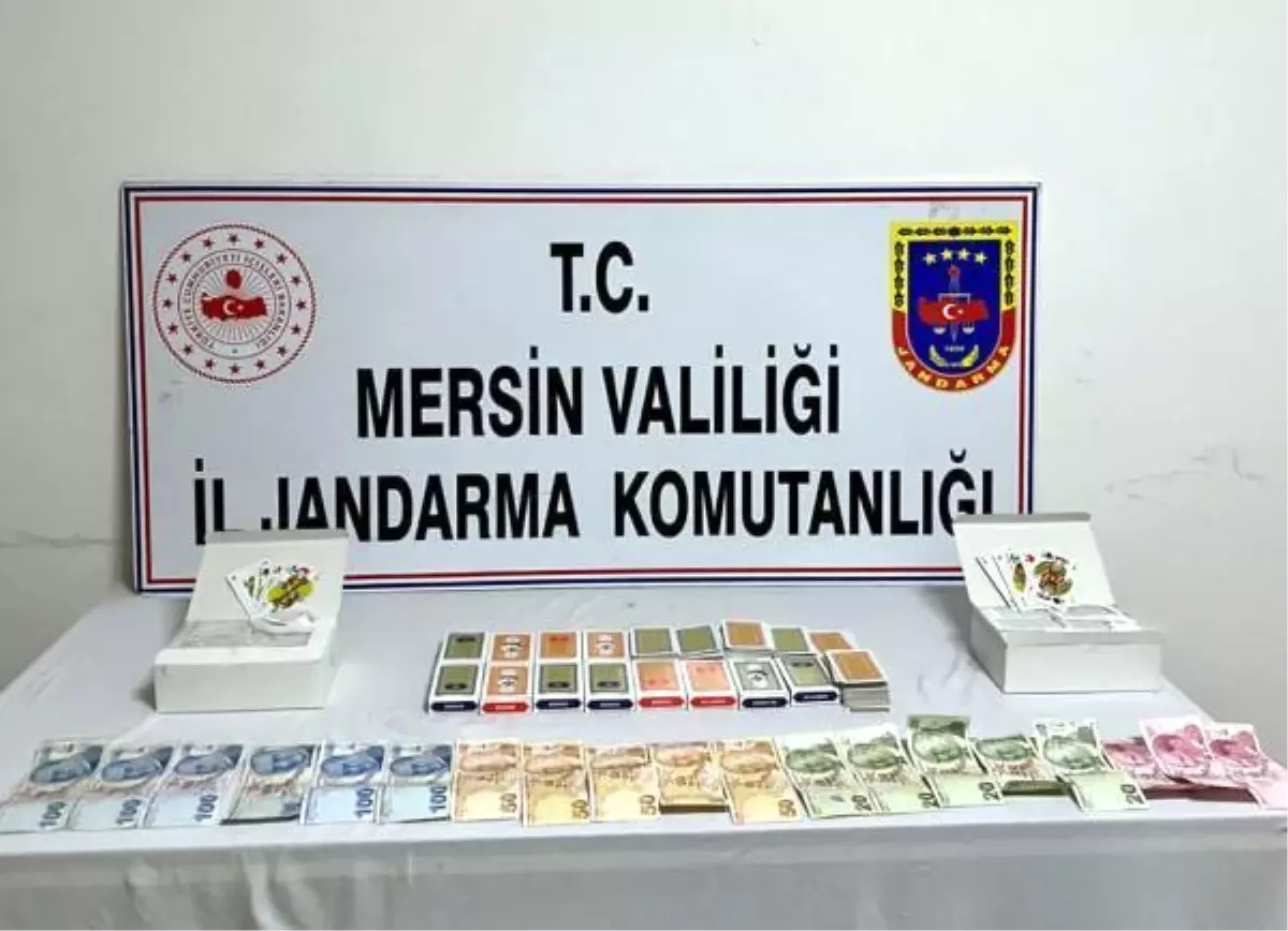 Mersin'de kumar oynarken yakalanan 11 kişiye 79 bin lira ceza