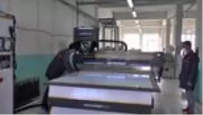 Meslek lisesinde ateş ölçümü de yapan dezenfektan cihazı üretildi Meslek lisesinde ateş ölçümü de yapan dezenfektan cihazı üretildi