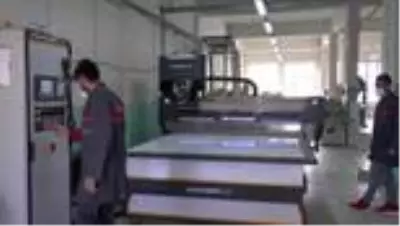 Meslek lisesinde ateş ölçümü de yapan dezenfektan cihazı üretildi Meslek lisesinde ateş ölçümü de yapan dezenfektan cihazı üretildi