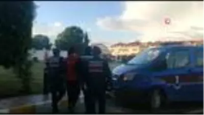 - Muğla'da 15 ayrı suçtan aranan şüpheli mezarlıkta yakalandı - Muğla'da 15 ayrı suçtan aranan şüpheli mezarlıkta yakalandı