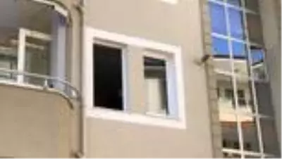 Mutfakta çıkan yangında anne ile kızı yaralandı Mutfakta çıkan yangında anne ile kızı yaralandı