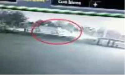 Son dakika haber! Polisin 'dur' ihtarına uymayan sürücünün yaptığı kaza kamerada Son dakika haber! Polisin 'dur' ihtarına uymayan sürücünün yaptığı kaza kamerada