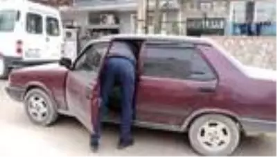 Son dakika haber! Polisten kaçan hırsızlık zanlıları, çalıntı otomobili terk edip kaçtı Son dakika haber! Polisten kaçan hırsızlık zanlıları, çalıntı otomobili terk edip kaçtı