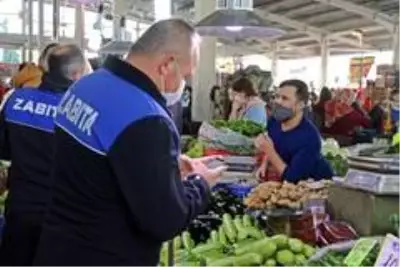 'Saatim geldi' deyip kaçan yaşlılar pazarcı esnafını kara kara düşündürüyor 'Saatim geldi' deyip kaçan yaşlılar pazarcı esnafını kara kara düşündürüyor