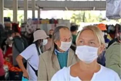 'Saatim geldi' deyip kaçan yaşlılar pazarcı esnafını kara kara düşündürüyor 'Saatim geldi' deyip kaçan yaşlılar pazarcı esnafını kara kara düşündürüyor