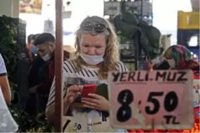 'Saatim geldi' deyip kaçan yaşlılar pazarcı esnafını kara kara düşündürüyor 'Saatim geldi' deyip kaçan yaşlılar pazarcı esnafını kara kara düşündürüyor
