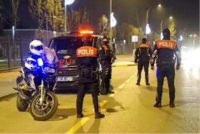 Sakarya'da 1 ayda tedbirlere uymayanlara 1 milyon 165 bin lira ceza Sakarya'da 1 ayda tedbirlere uymayanlara 1 milyon 165 bin lira ceza