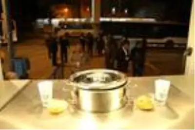 Şanlıurfa'da, her gün 3 bin kişiye çorba ikramı Şanlıurfa'da, her gün 3 bin kişiye çorba ikramı