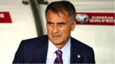 Şenol Güneş'ten Atiba'yla ilgili transfer itirafı: Trabzonspor'a gidiyordu, engel oldum Şenol Güneş'ten Atiba'yla ilgili transfer itirafı: Trabzonspor'a gidiyordu, engel oldum