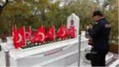 Seyit Onbaşı, Havran'da mezarı başında anıldı Seyit Onbaşı, Havran'da mezarı başında anıldı