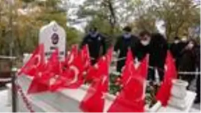 Seyit Onbaşı, Havran'da mezarı başında anıldı Seyit Onbaşı, Havran'da mezarı başında anıldı