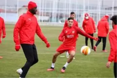 Demir Grup Sivasspor, Villarreal maçı hazırlıklarına başladı Demir Grup Sivasspor, Villarreal maçı hazırlıklarına başladı