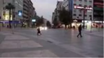 Sokağa çıkma kısıtlaması öncesinde Denizli sokakları böyle görüntülendi Sokağa çıkma kısıtlaması öncesinde Denizli sokakları böyle görüntülendi