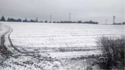Korudağ'a düşen kar kışı müjdeledi Korudağ'a düşen kar kışı müjdeledi