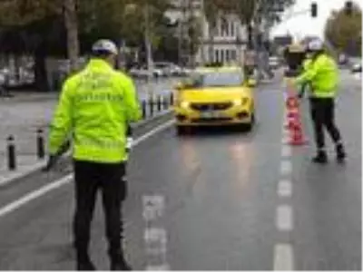 Toplu taşıma araçlarında koronavirüs denetimi (2) Toplu taşıma araçlarında koronavirüs denetimi (2)
