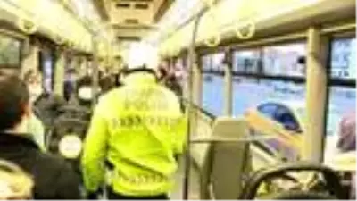 Toplu taşıma araçlarında koronavirüs denetimi (2) Toplu taşıma araçlarında koronavirüs denetimi (2)