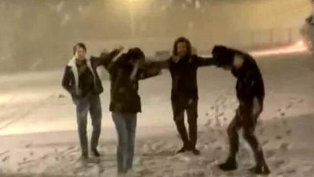 Trakya'da etkili olan kar yağışı İstanbul'un kapısına dayandı Trakya'da etkili olan kar yağışı İstanbul'un kapısına dayandı