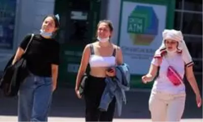 Turizmin başkenti Antalya'ya bu yıl yine en çok Ruslar geldi Turizmin başkenti Antalya'ya bu yıl yine en çok Ruslar geldi