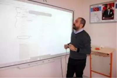Türkçe konuşamıyordu, şimdi edebiyat öğretmeni Türkçe konuşamıyordu, şimdi edebiyat öğretmeni