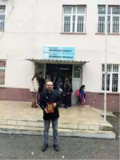Türkçe konuşamıyordu, şimdi edebiyat öğretmeni Türkçe konuşamıyordu, şimdi edebiyat öğretmeni
