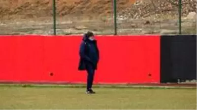 Uşakspor şampiyonluk hayalini gerçekleştirmek istiyor Uşakspor şampiyonluk hayalini gerçekleştirmek istiyor