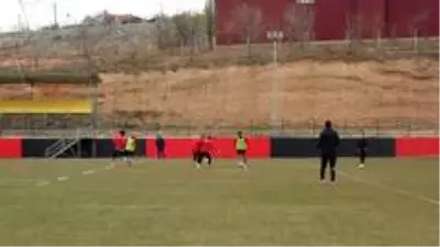 Uşakspor şampiyonluk hayalini gerçekleştirmek istiyor Uşakspor şampiyonluk hayalini gerçekleştirmek istiyor