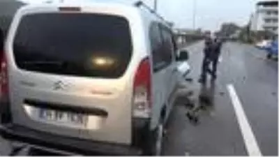 Yalova'da 6 aracın karıştığı zincirleme kaza: 1 ölü, 10 yaralı Yalova'da 6 aracın karıştığı zincirleme kaza: 1 ölü, 10 yaralı
