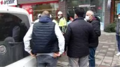 Son dakika 3. sayfa: 1 saatte 41 araç ihlal etti... Kimisi itiraz etti, kimisi polise uygulamalı olarak gösterdi Son dakika 3. sayfa: 1 saatte 41 araç ihlal etti... Kimisi itiraz etti, kimisi polise uygulamalı olarak gösterdi