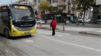 Son dakika 3. sayfa: 1 saatte 41 araç ihlal etti... Kimisi itiraz etti, kimisi polise uygulamalı olarak gösterdi Son dakika 3. sayfa: 1 saatte 41 araç ihlal etti... Kimisi itiraz etti, kimisi polise uygulamalı olarak gösterdi