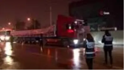 212 promil ile kısıtlamayı deldi, cezalar katlanınca efkardan maskeyi çıkarmadan sigara içmeye kalktı 212 promil ile kısıtlamayı deldi, cezalar katlanınca efkardan maskeyi çıkarmadan sigara içmeye kalktı