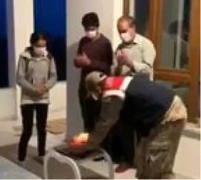 Son dakika haberi: Adilcevaz'da jandarmadan 12 yaşındaki Zeynep'e doğum günü kutlaması Son dakika haberi: Adilcevaz'da jandarmadan 12 yaşındaki Zeynep'e doğum günü kutlaması
