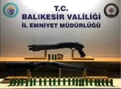 Balıkesir'de polis 88 aranan şahsı yakaladı Balıkesir'de polis 88 aranan şahsı yakaladı