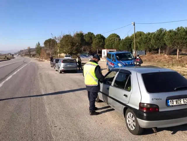 Balıkesir'de trafik kurallarını ihlal eden sürücülere 105 bin lira ceza