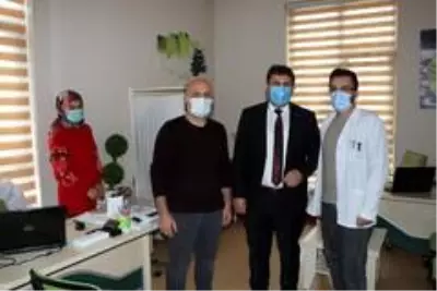 Başkan Yaşar, sağlık çalışanlarını ziyaret ederek tatlı ikram etti Başkan Yaşar, sağlık çalışanlarını ziyaret ederek tatlı ikram etti