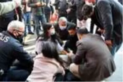 Bıçaklı kavgada 2 kardeşi yaralayan zanlılar tutuklandı Bıçaklı kavgada 2 kardeşi yaralayan zanlılar tutuklandı