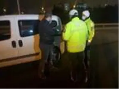 TEM Otoyolu Çamlıca gişelerinde denetim(YENİDEN) TEM Otoyolu Çamlıca gişelerinde denetim(YENİDEN)