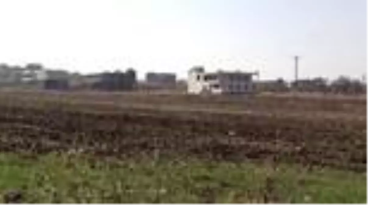 DİYARBAKIR - Trabzonsporlu yöneticiden Diyarbakır'daki bordo-mavili takım taraftarı öğrencilere forma