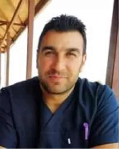 Erkek hemşire, doğum gününde koronavirüsten yaşamını yitirdi Erkek hemşire, doğum gününde koronavirüsten yaşamını yitirdi