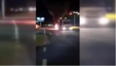 Erzincan'da hareket halindeki tırın lastikleri yandı Erzincan'da hareket halindeki tırın lastikleri yandı