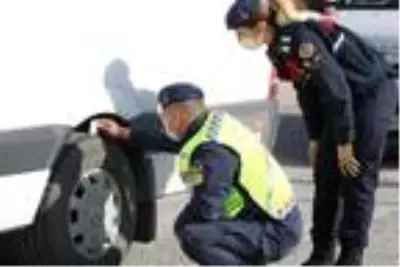 Son dakika haber... Erzurum'da kış lastiği denetimi Son dakika haber... Erzurum'da kış lastiği denetimi