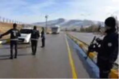 Son dakika haber... Erzurum'da kış lastiği denetimi Son dakika haber... Erzurum'da kış lastiği denetimi