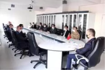Hizan'da kurum amirleri toplantısı Hizan'da kurum amirleri toplantısı
