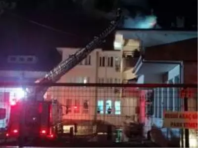 Son dakika: Huzurevindeki baca yangını paniğe neden oldu Son dakika: Huzurevindeki baca yangını paniğe neden oldu
