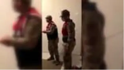 Son dakika: Jandarma ekiplerinden evden çıkamayan kız çocuğuna doğum günü sürprizi Son dakika: Jandarma ekiplerinden evden çıkamayan kız çocuğuna doğum günü sürprizi