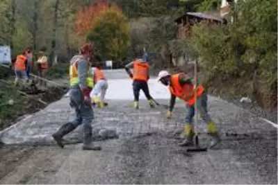 Kabaceviz Mahallesi'nde beton yol sevinci Kabaceviz Mahallesi'nde beton yol sevinci