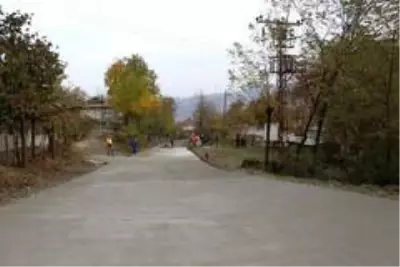 Kabaceviz Mahallesi'nde beton yol sevinci Kabaceviz Mahallesi'nde beton yol sevinci