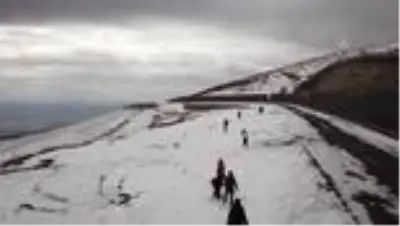 Kayaklı koşu takımı, Nemrut Dağı'nda antrenman yapıyor Kayaklı koşu takımı, Nemrut Dağı'nda antrenman yapıyor